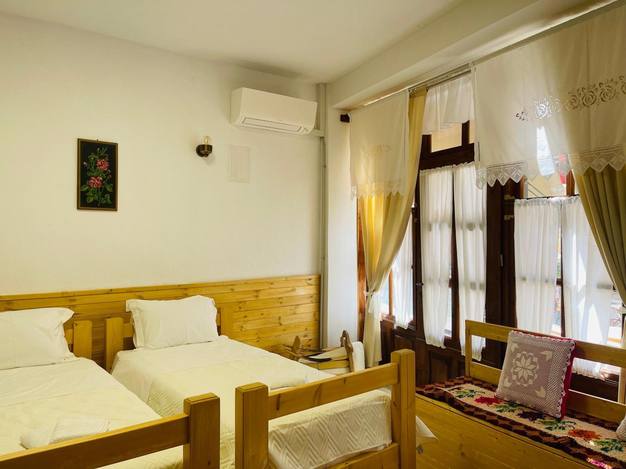 Medieval Rooms Gjirokastër Buitenkant foto
